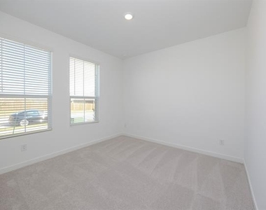 2220 Pommel Lane - Photo Thumbnail 8