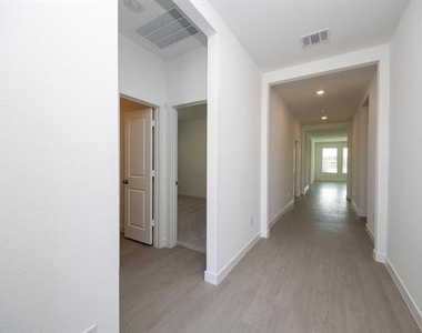 2220 Pommel Lane - Photo Thumbnail 7
