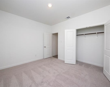 2220 Pommel Lane - Photo Thumbnail 15