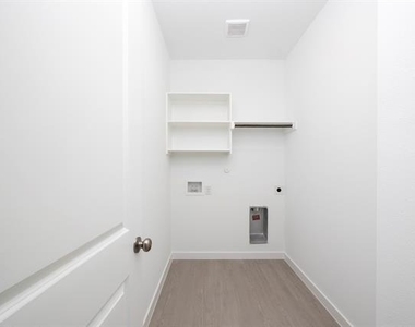 2220 Pommel Lane - Photo Thumbnail 13