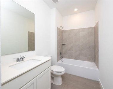 2220 Pommel Lane - Photo Thumbnail 12