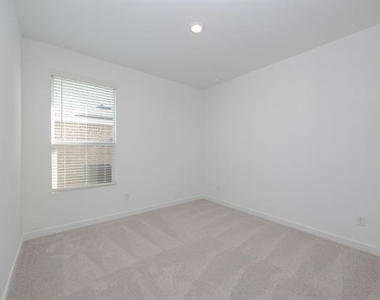2220 Pommel Lane - Photo Thumbnail 10