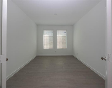 2220 Pommel Lane - Photo Thumbnail 19