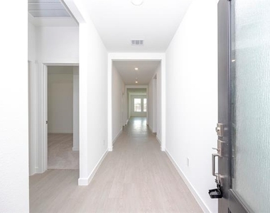 2220 Pommel Lane - Photo Thumbnail 6