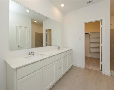 2220 Pommel Lane - Photo Thumbnail 17