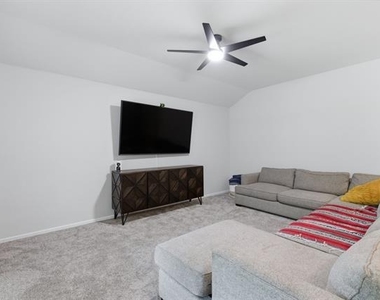 16308 Caledonia Court - Photo Thumbnail 11