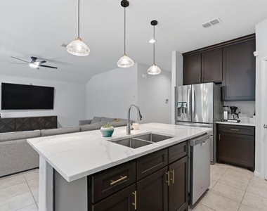 16308 Caledonia Court - Photo Thumbnail 15