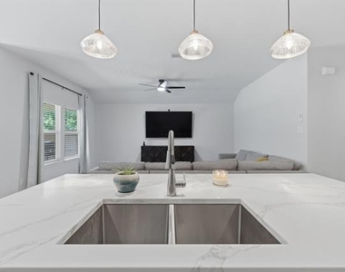 16308 Caledonia Court - Photo Thumbnail 14