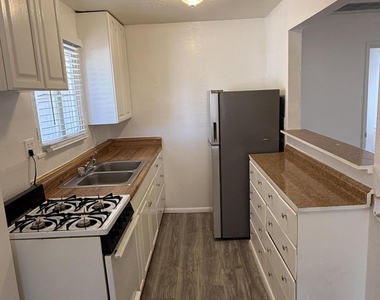 2336 N 10th Street - Photo Thumbnail 5