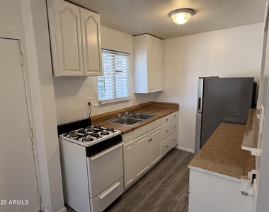 2336 N 10th Street - Photo Thumbnail 4
