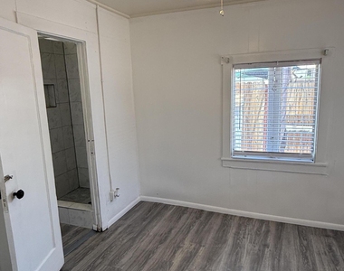 2336 N 10th Street - Photo Thumbnail 6