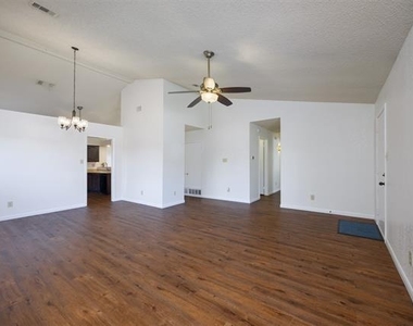 4504 Keys Drive - Photo Thumbnail 3