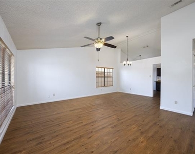 4504 Keys Drive - Photo Thumbnail 2