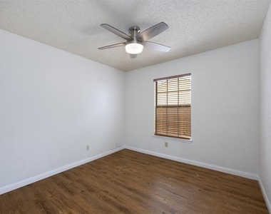 4504 Keys Drive - Photo Thumbnail 10