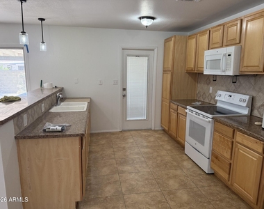 3321 W Cholla Street - Photo Thumbnail 10