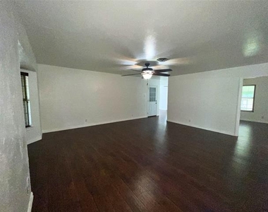 1025 Warden Street - Photo Thumbnail 4