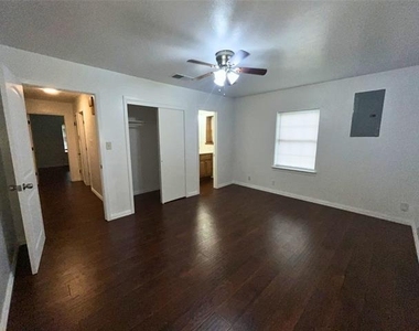 1025 Warden Street - Photo Thumbnail 13