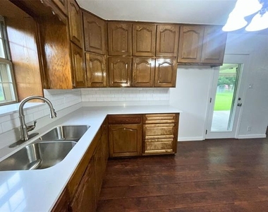 1025 Warden Street - Photo Thumbnail 18