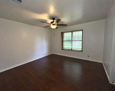 1025 Warden Street - Photo Thumbnail 6
