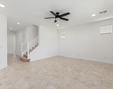 8931 W Colter Street - Photo Thumbnail 3