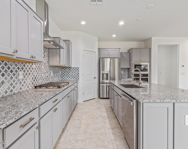 8931 W Colter Street - Photo Thumbnail 5