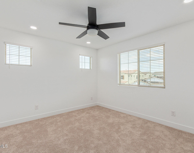 8931 W Colter Street - Photo Thumbnail 16