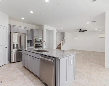 8931 W Colter Street - Photo Thumbnail 6