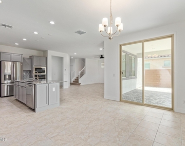 8931 W Colter Street - Photo Thumbnail 4