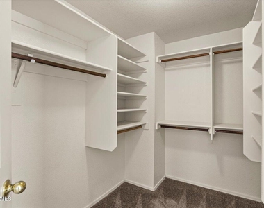 5709 E Gelding Drive - Photo Thumbnail 21