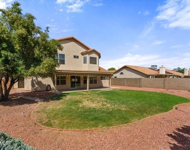 5709 E Gelding Drive - Photo Thumbnail 35