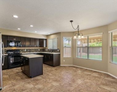 5709 E Gelding Drive - Photo Thumbnail 13