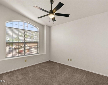 5709 E Gelding Drive - Photo Thumbnail 30