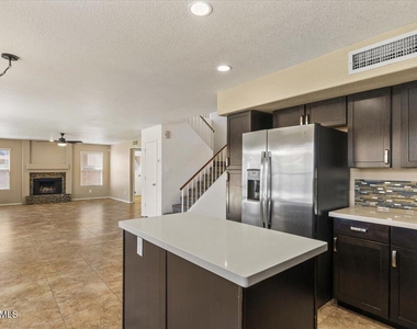 5709 E Gelding Drive - Photo Thumbnail 16