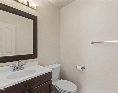 5709 E Gelding Drive - Photo Thumbnail 18