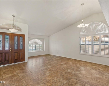 5709 E Gelding Drive - Photo Thumbnail 4