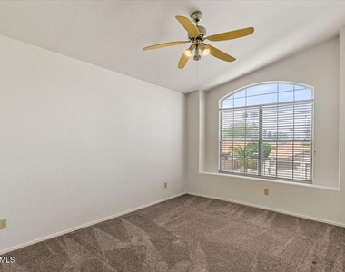 5709 E Gelding Drive - Photo Thumbnail 27