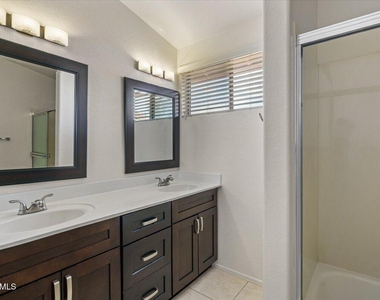 5709 E Gelding Drive - Photo Thumbnail 28