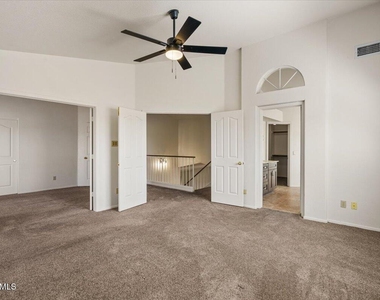 5709 E Gelding Drive - Photo Thumbnail 20