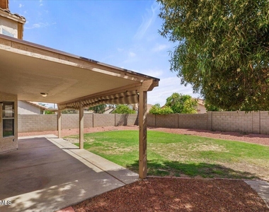 5709 E Gelding Drive - Photo Thumbnail 34