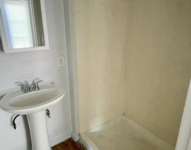 1216 W Roosevelt Street - Photo Thumbnail 8