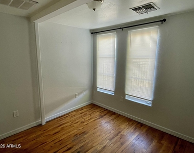 1216 W Roosevelt Street - Photo Thumbnail 4