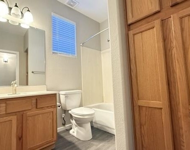 212 S 124th Avenue - Photo Thumbnail 15