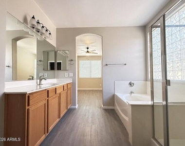 212 S 124th Avenue - Photo Thumbnail 17
