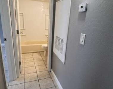 602 E Townley Avenue - Photo Thumbnail 6