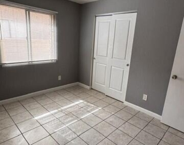 602 E Townley Avenue - Photo Thumbnail 2