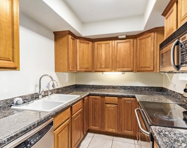 151 E Broadway Road - Photo Thumbnail 6