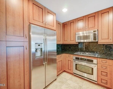 7151 E Rancho Vista Drive - Photo Thumbnail 6