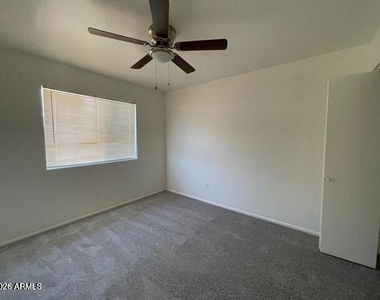 4559 N 26th Drive - Photo Thumbnail 4