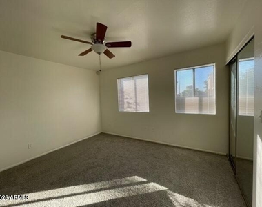 4559 N 26th Drive - Photo Thumbnail 3