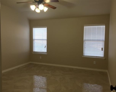 3600 White Summit Lane - Photo Thumbnail 8